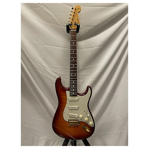 Fender Used 1997 Fender Custom Shop 1960 Fmt Stratocaster Red Sunburst Solid Body Electric Guitar red sunburst