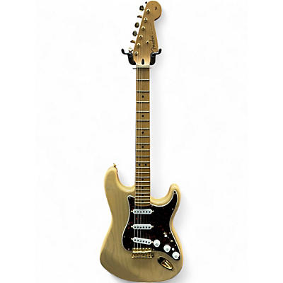 Used 1998 Fender DELUXE SUPER STRAT HONEY BLONDE Solid Body Electric Guitar