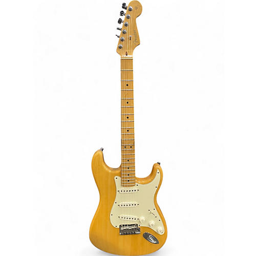 Fender Used 2000 Fender American Standard Stratocaster Natural Solid Body Electric Guitar Natural