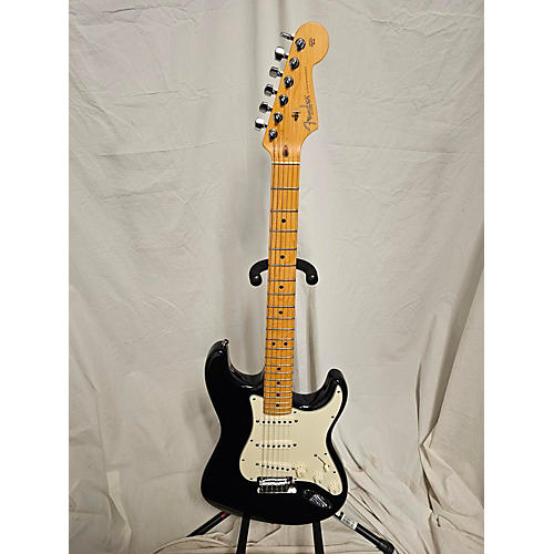 Fender Used 2001 Fender American Stratocaster Black Solid Body Electric Guitar Black