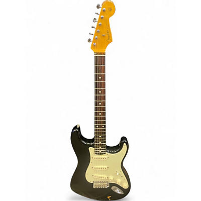 Used 2002 Fender American Vintage 1962 Stratocaster Black Solid Body Electric Guitar