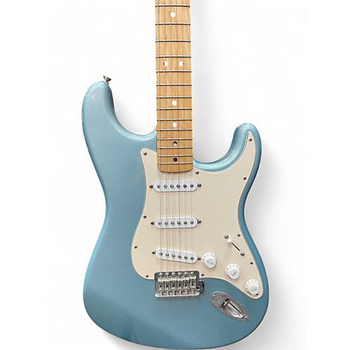 Used 2002 Fender Mexican Standard Stratocaster Lake Placid Blue Solid Body Electric Guitar Lake Placid Blue