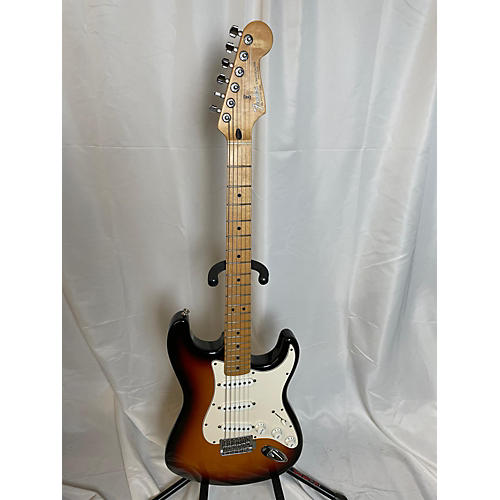 Fender Used 2002 Fender Standard Stratocaster Sunburst Solid Body Electric Guitar Sunburst