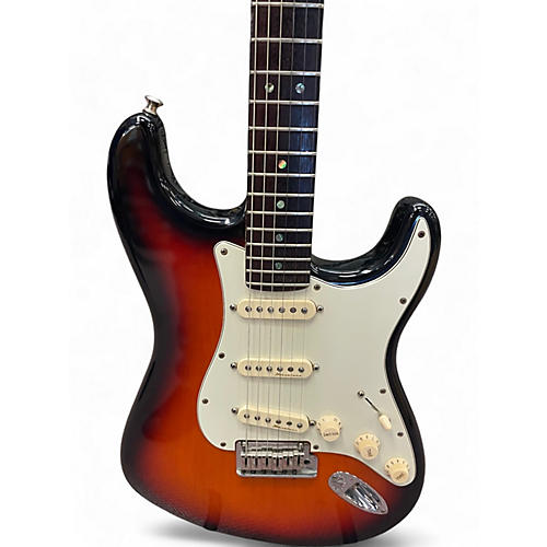 Used 2002 Fender Strat Am deluxe 3 Tone Sunburst Solid Body Electric Guitar 3 Tone Sunburst