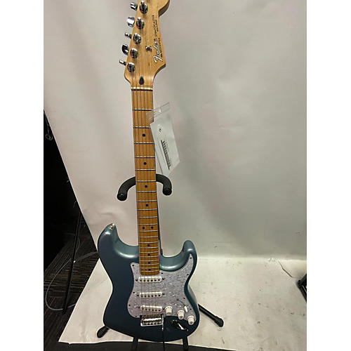 Fender Used 2003 Fender Stratocaster Blue Agave Solid Body Electric Guitar Blue Agave