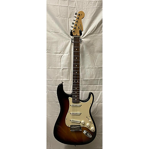 Fender Used 2004 Fender American Standard Stratocaster 3 Color Sunburst Solid Body Electric Guitar 3 Color Sunburst