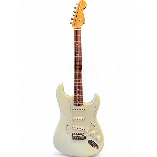 Used 2004 Fender Custom Shop 1960s Stratocaster Closet Classic Vintage White Solid Body Electric Guitar Vintage White