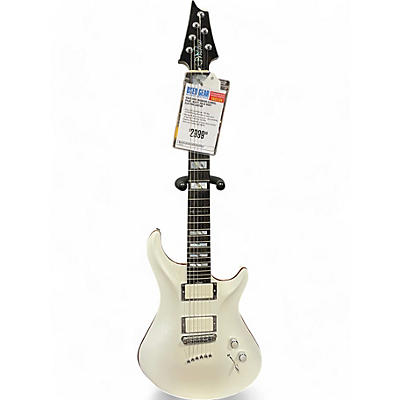 Warrior Used 2005 Warrior gabriel Pearl White Solid Body Electric Guitar