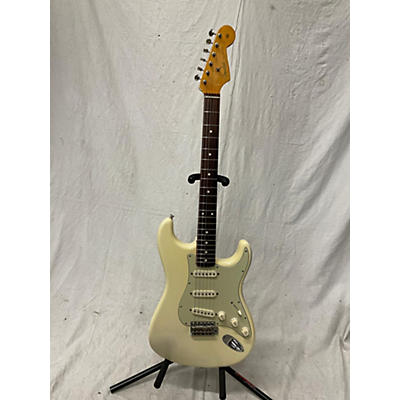 Fender Used 2006 Fender 1962 American Vintage Stratocaster Olympic White Solid Body Electric Guitar