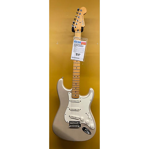 Fender Used 2006 Fender 60th Anniversary Stratocaster Blizzard Pearl Solid Body Electric Guitar Blizzard Pearl