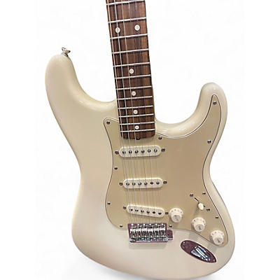 Used 2006 Fender American Vintage Thin Skin LE 1957 Reissue Stratocaster Alpine White Solid Body Electric Guitar