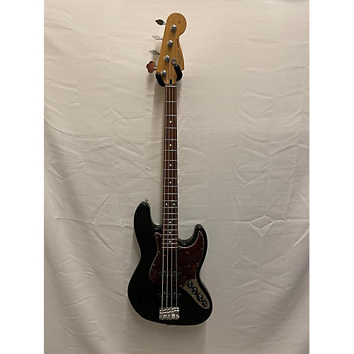 Fender Used 2006 Fender Deluxe Jazz Bass Black Electric Bass Guitar Black