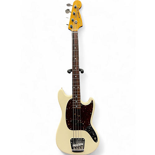 Fender Used 2006 Fender Mustang Bass - MIJ Vintage White Electric Bass Guitar Vintage White