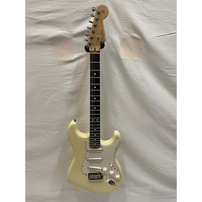 Fender Used 2007 Fender American Standard Stratocaster Olympic White Solid Body Electric Guitar