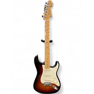 Used 2007 Fender Custom Classic Stratocaster 2 Color Sunburst Solid Body Electric Guitar