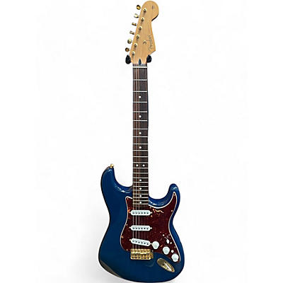 Fender Used 2007 Fender Deluxe Players Stratocaster Sapphire Blue Transparent Solid Body Electric Guitar