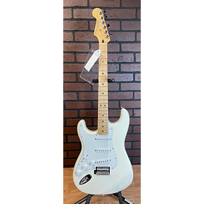 Fender Used 2007 Fender Standard Stratocaster Left Handed Alpine White Electric Guitar