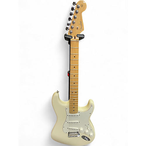 Used 2008 Fender American Standard Stratocaster Olympic White Solid Body Electric Guitar Olympic White
