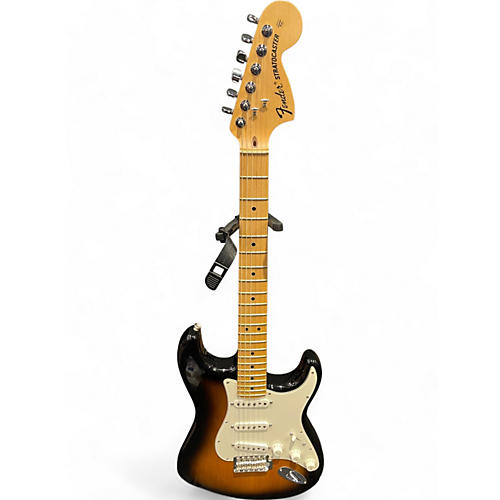 Fender Used 2009 Fender American Special Stratocaster 2 Color Sunburst Solid Body Electric Guitar 2 Color Sunburst