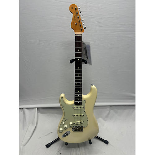 Fender Used 2011 Fender 1964 Reissue Stratocaster Vintage White Solid Body Electric Guitar Vintage White