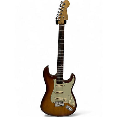 Fender Used 2011 Fender American Deluxe Stratocaster Sienna Sunburst Solid Body Electric Guitar