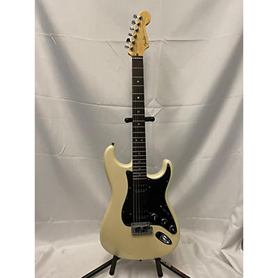 Fender Used 2013 Fender American Deluxe Stratocaster Olympic Pearl Solid Body Electric Guitar