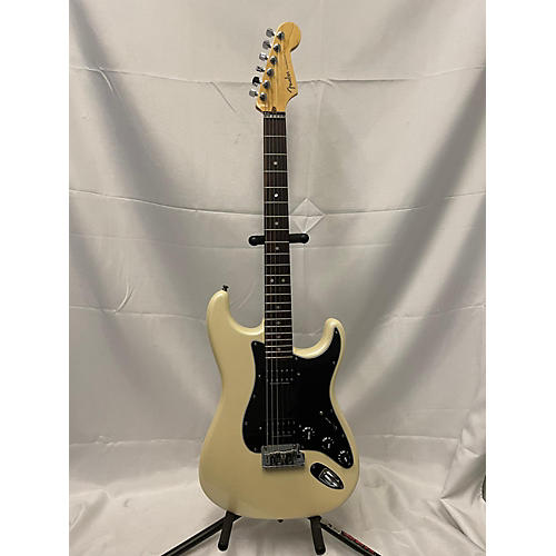 Fender Used 2013 Fender American Deluxe Stratocaster Olympic Pearl Solid Body Electric Guitar Olympic Pearl