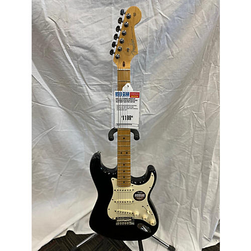 Fender Used 2013 Fender American Standard Stratocaster Black Solid Body Electric Guitar Black