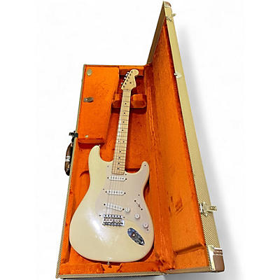 Used 2013 Fender Artist Series Eric Clapton Stratocaster Aged Olympic White Solid Body Electric Guitar