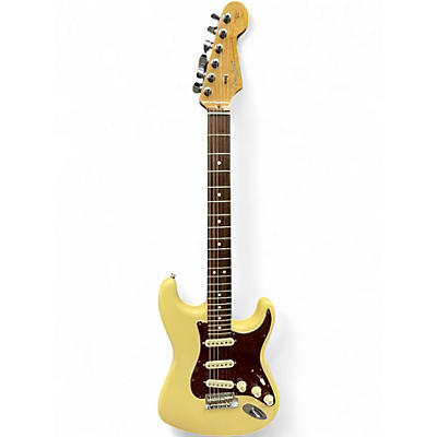 Used 2014 Fender 60th Anniversary American Standard Stratocaster Vintage White Solid Body Electric Guitar