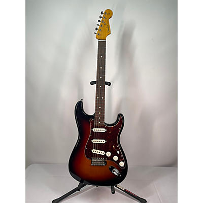 Fender Used 2014 Fender Artist Series John Mayer Stratocaster 3 Tone Sunburst Solid Body Electric Guitar