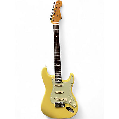 Used 2015 Fender Classic Player '60s Stratocaster Canary Diamond Solid Body Electric Guitar