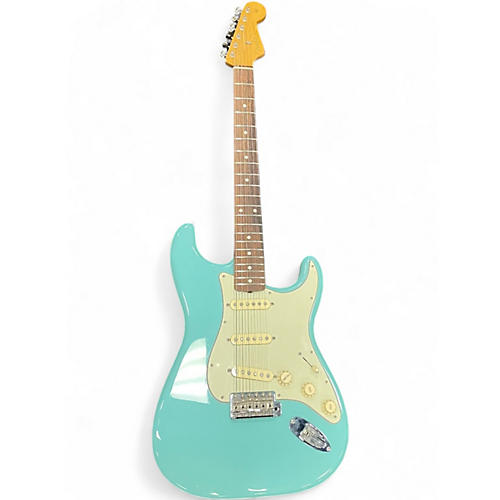 Used 2015 Fender Classic Series 1960S Stratocaster Daphne Blue Solid Body Electric Guitar Daphne Blue