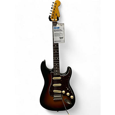 Squier Used 2015 Squier Classic Vibe Stratocaster 3 Color Sunburst Solid Body Electric Guitar