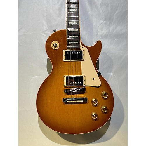 Gibson Used 2016 Gibson Les Paul Classic Honey Burst Solid Body Electric Guitar Honey Burst