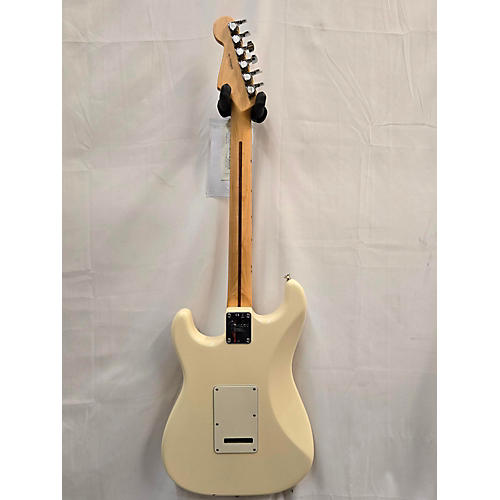 Fender Used 2017 Fender American Professional Stratocaster SSS Olympic White Solid Body Electric Guitar Olympic White