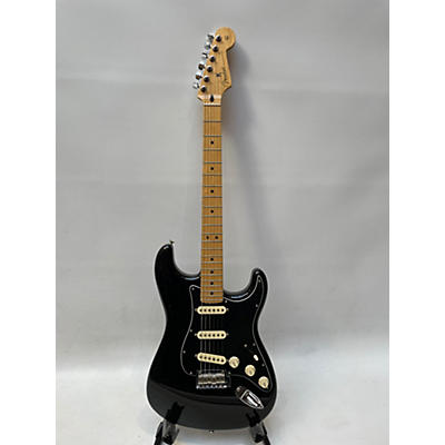 Fender Used 2019 Fender Player Stratocaster Black Solid Body Electric Guitar