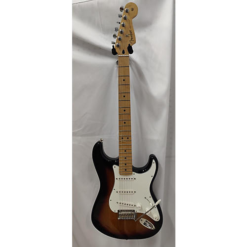 Fender Used 2020 Fender Player Stratocaster 3 Color Sunburst Solid Body Electric Guitar 3 Color Sunburst