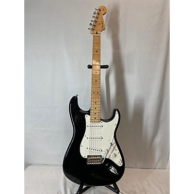 Fender Used 2020 Fender Player Stratocaster Black Solid Body Electric Guitar