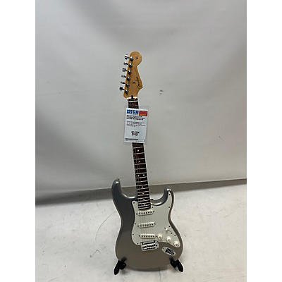 Fender Used 2020 Fender Player Stratocaster Silver Sparkle Solid Body Electric Guitar