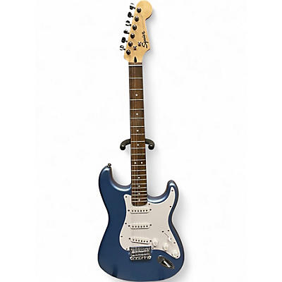 ギター Fender Squier Bullet Stratocaster Fender® Squier Bullet Series Strat Electric Guitar Red