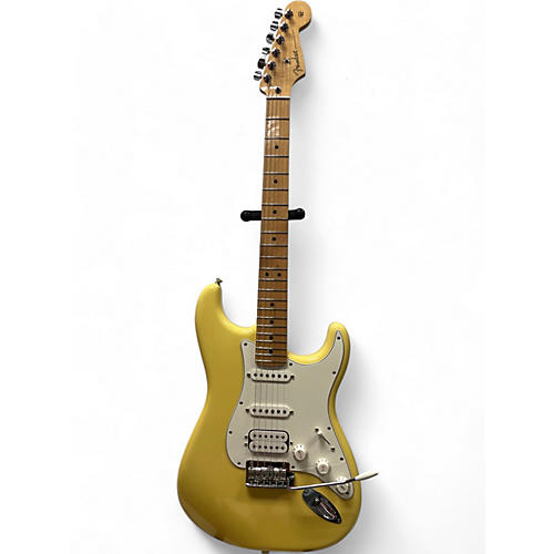 Fender Used 2020s Fender Player Stratocaster Buttercream Solid Body Electric Guitar Buttercream