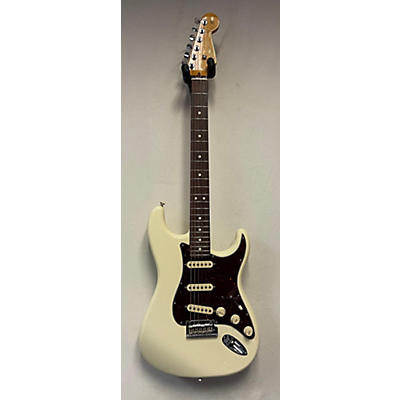 Fender Used 2021 Fender American Professional II Stratocaster Olympic White Solid Body Electric Guitar