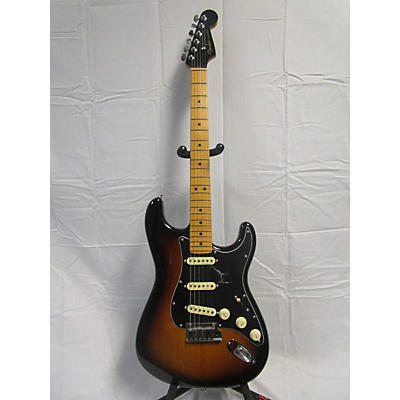 Fender Used 2021 Fender American Ultra Luxe Stratocaster 2 Tone Sunburst Solid Body Electric Guitar