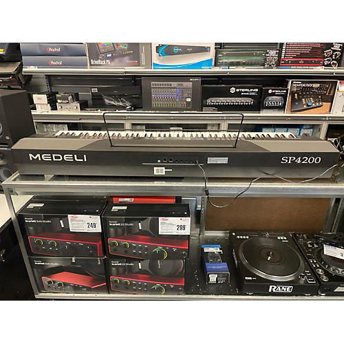 Used 2021 Medeli SP4200 Keyboard Workstation