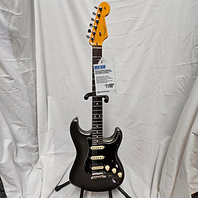 Fender Used 2022 Fender American Professional II Stratocaster Silver Burst Solid Body Electric Guitar