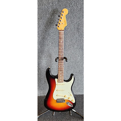 Fender Used 2022 Fender American Ultra Stratocaster Ultraburst Solid Body Electric Guitar Ultraburst