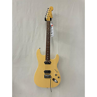 Fender Used 2022 Fender MANI SIGNATURE STRATOCASTER HH Vintage White Solid Body Electric Guitar