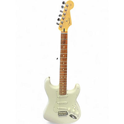 Used 2022 Fender 	PLAYER STRAT Pau Ferro  Polar White Solid Body Electric Guitar