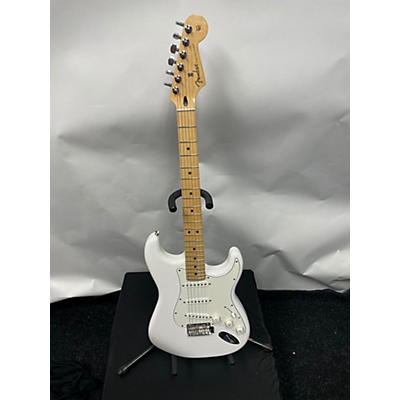 Fender Used 2022 Fender Player Stratocaster Arctic White Solid Body Electric Guitar